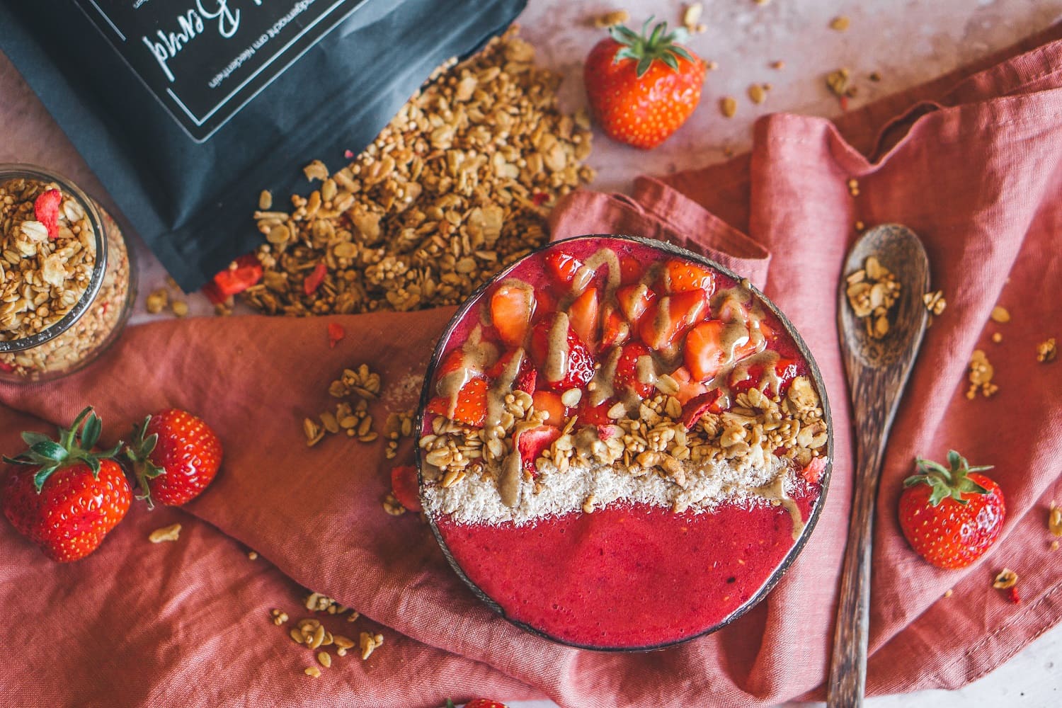 Erdbeer Smoothiebowl