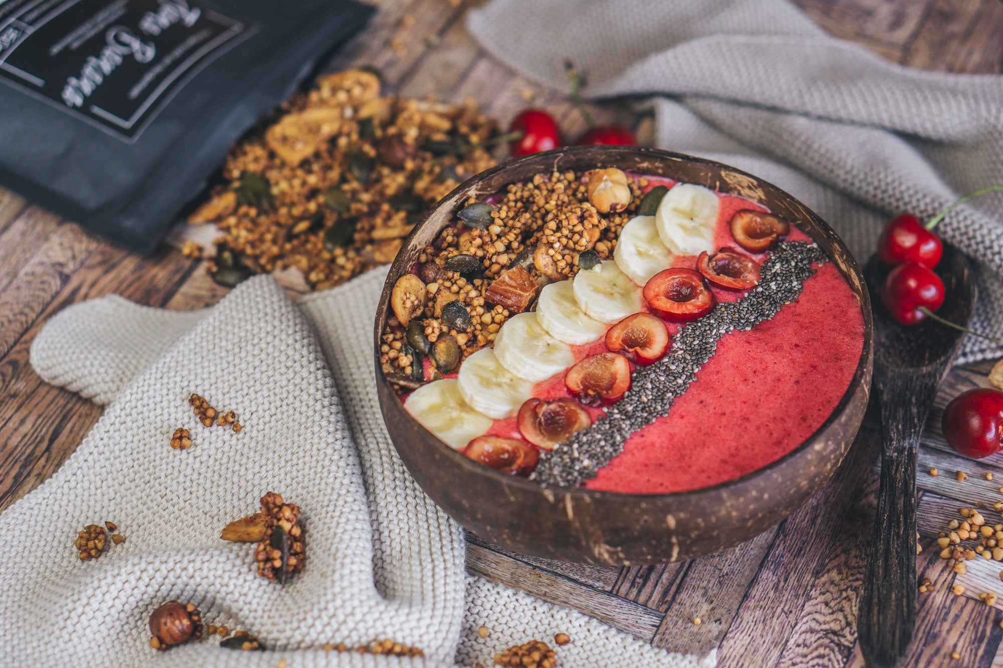 KiBa Smoothiebowl mit Buchweizen Granola glutenfrei vegan