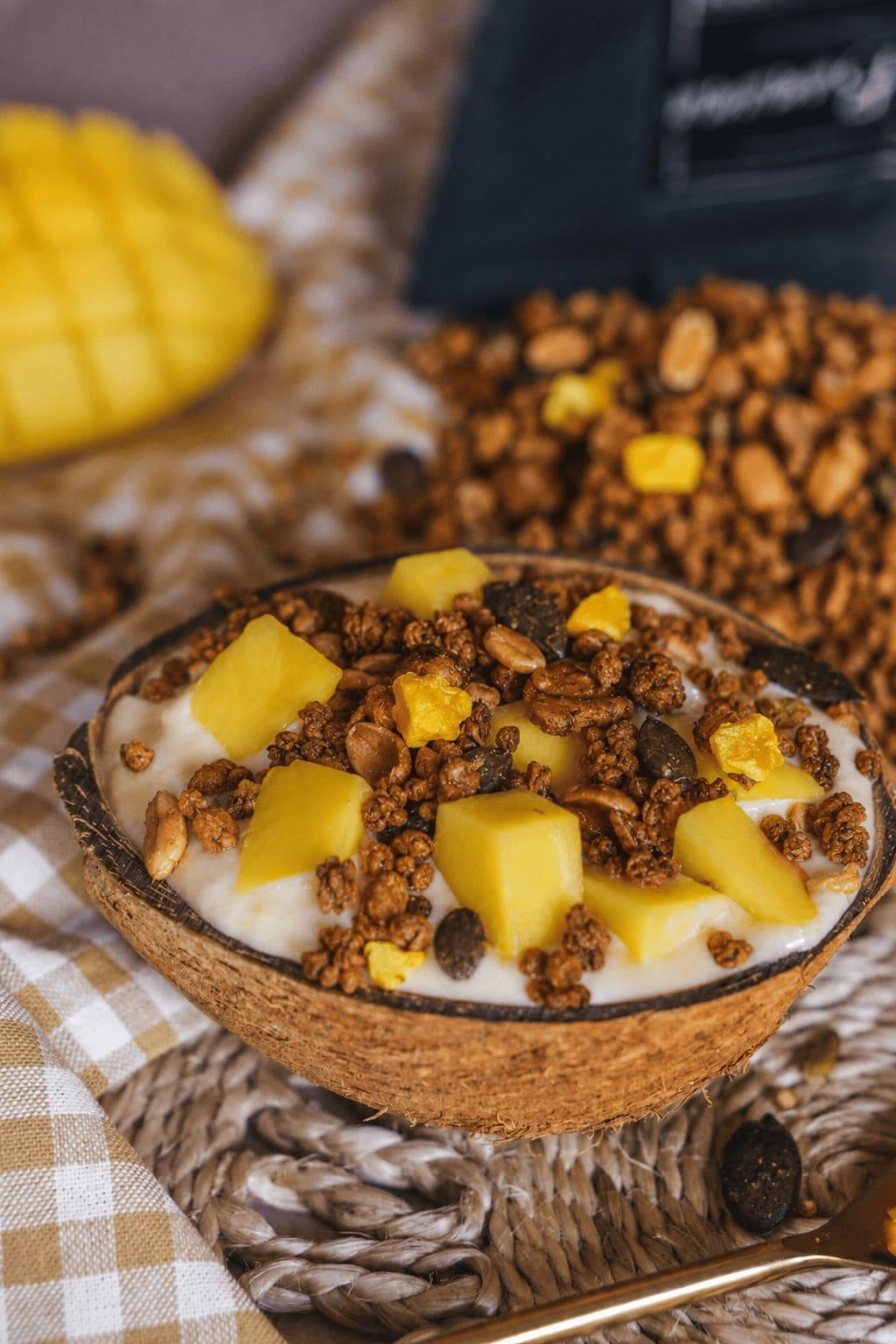 Granola sampler pack with 6 different varieties (with chocolate)