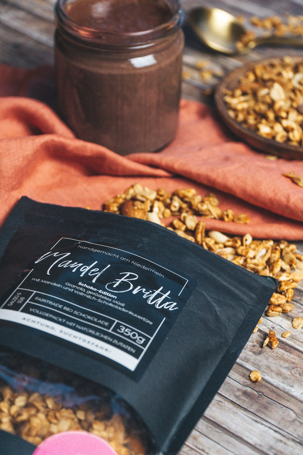 Schoko Granola, handgemacht und extrem knusprig mit natürlichen Zutaten