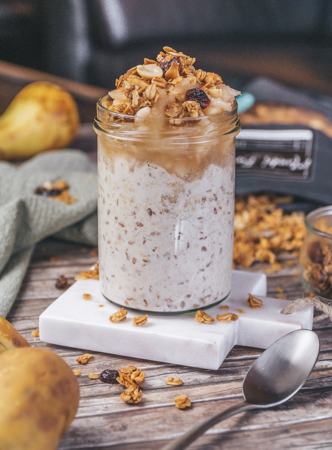 Overnight Oats mit Granola Topping